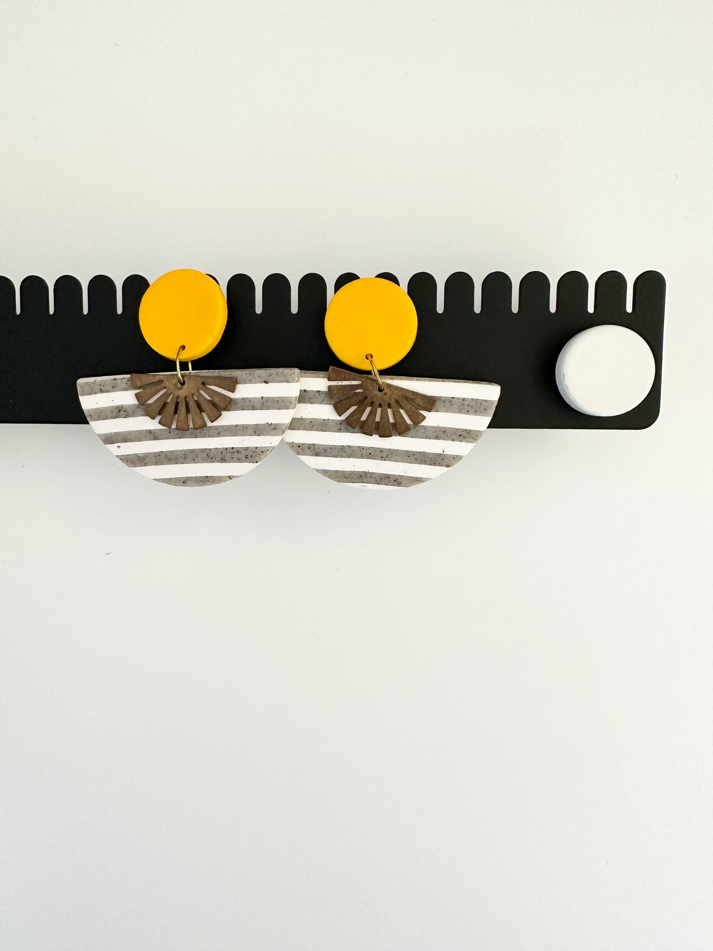 Black Powder Coated Metal Earring Holder